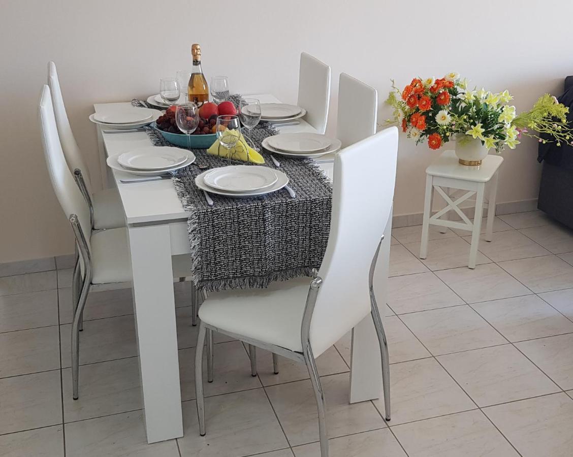Sunny View - A Stunning Apartment With Private Rooftop Paphos Kültér fotó