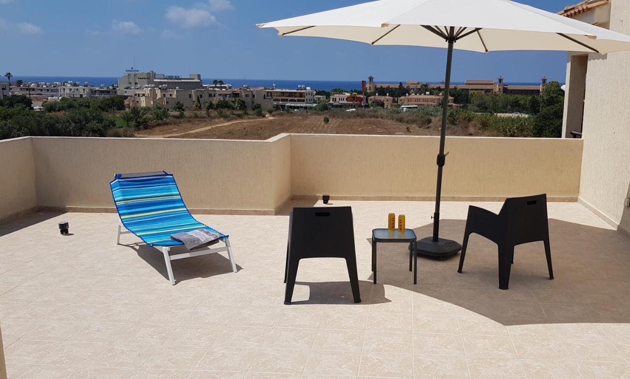 Sunny View - A Stunning Apartment With Private Rooftop Paphos Kültér fotó