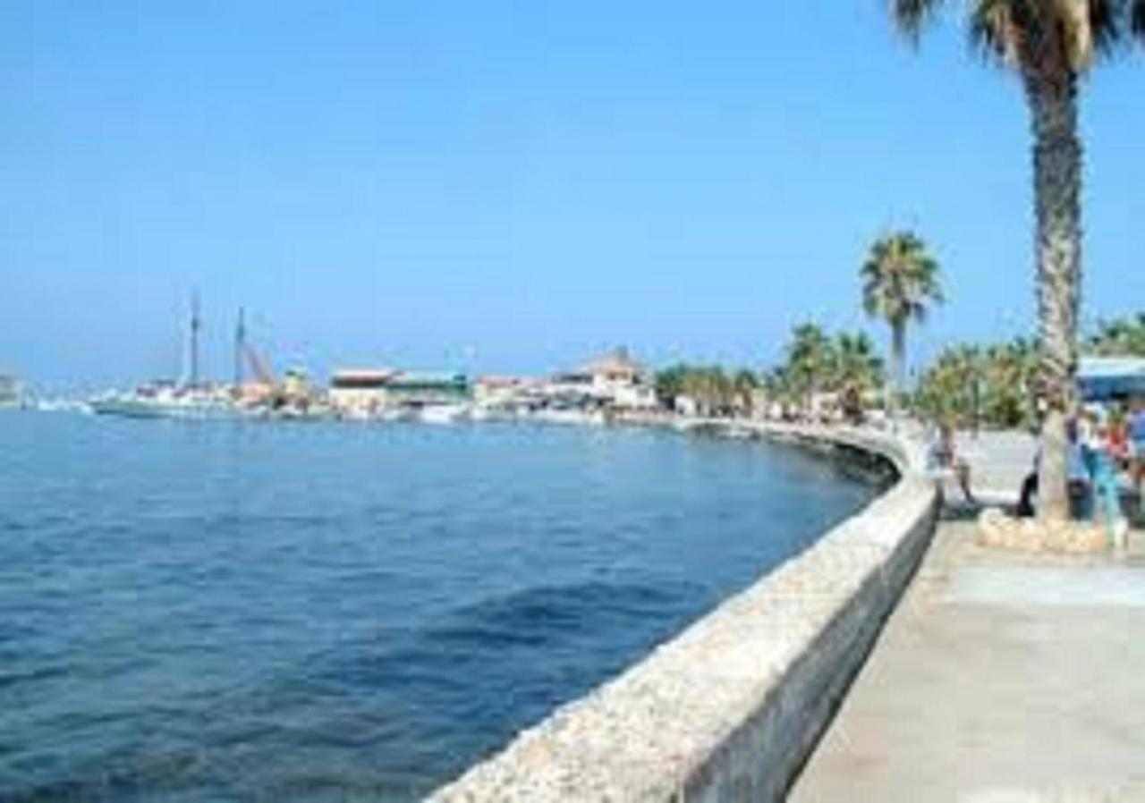 Sunny View - A Stunning Apartment With Private Rooftop Paphos Kültér fotó