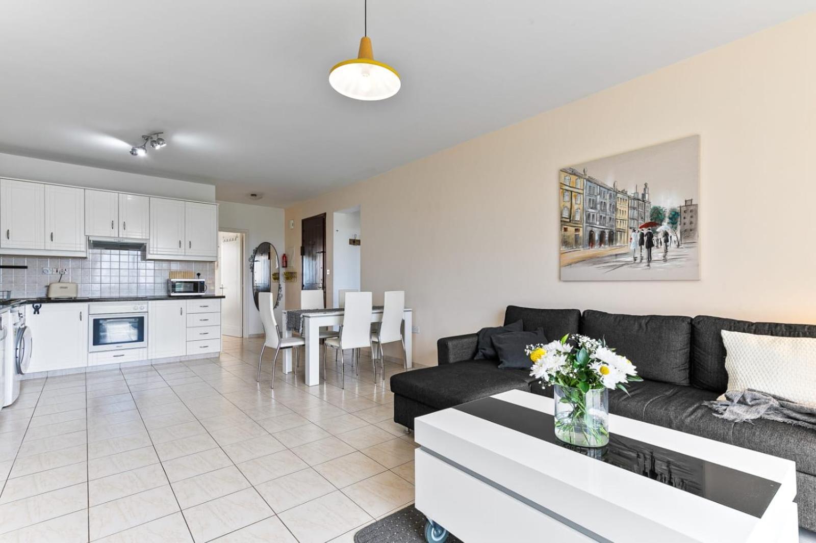 Sunny View - A Stunning Apartment With Private Rooftop Paphos Kültér fotó