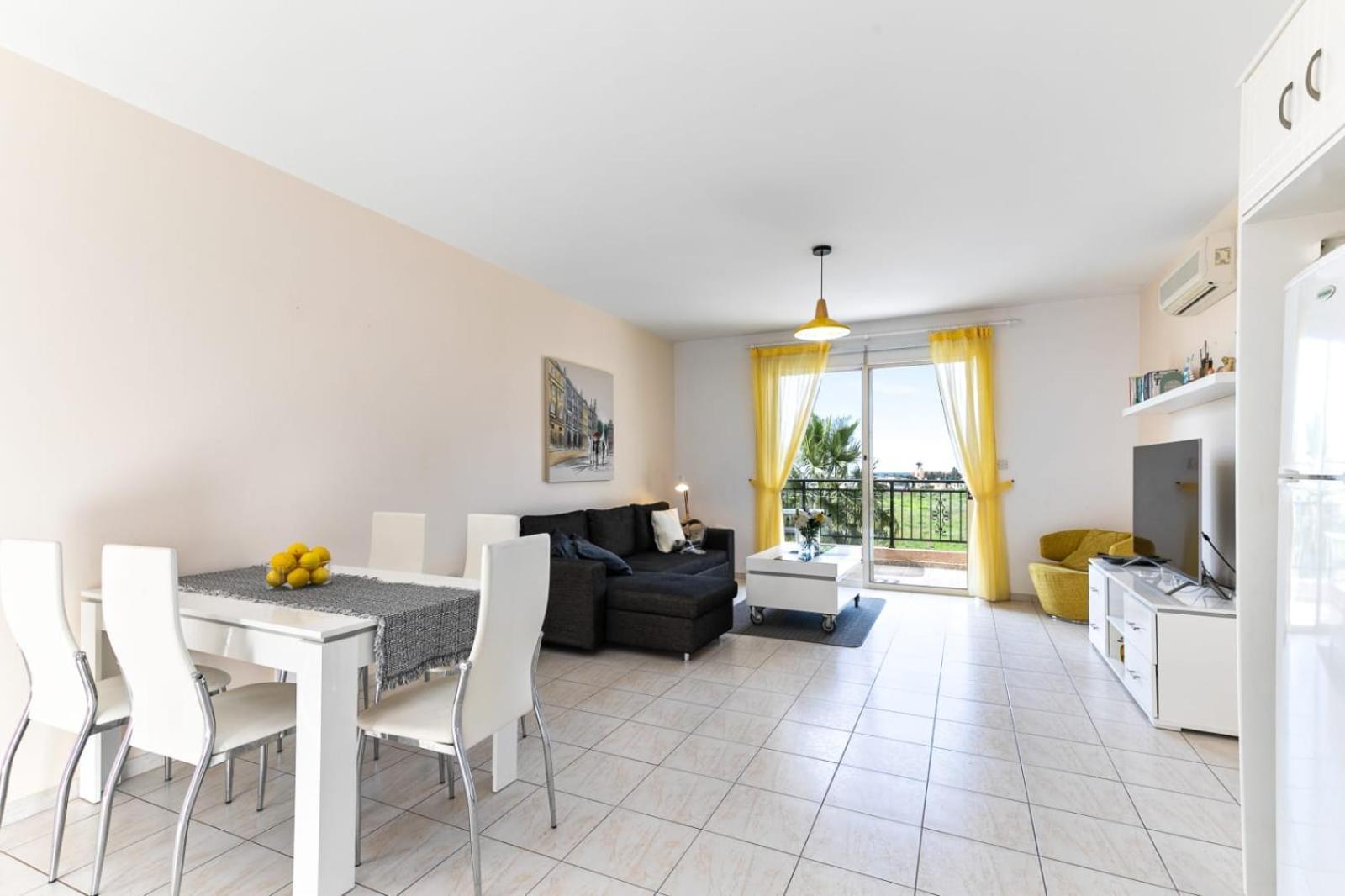 Sunny View - A Stunning Apartment With Private Rooftop Paphos Kültér fotó
