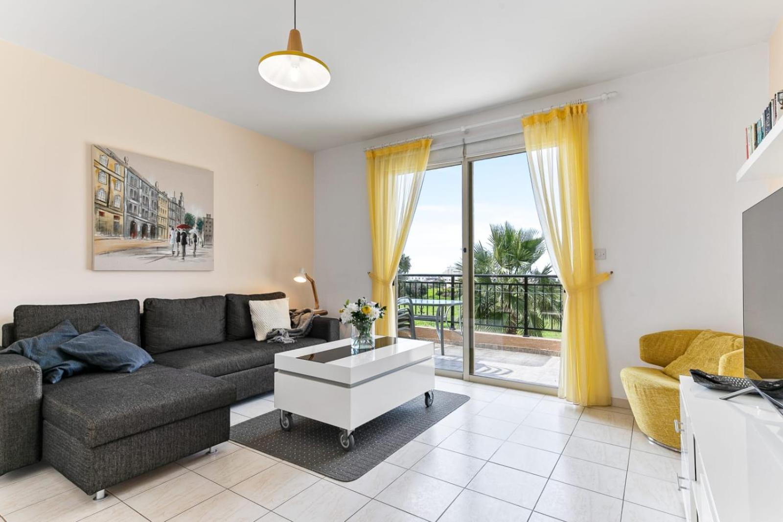 Sunny View - A Stunning Apartment With Private Rooftop Paphos Kültér fotó