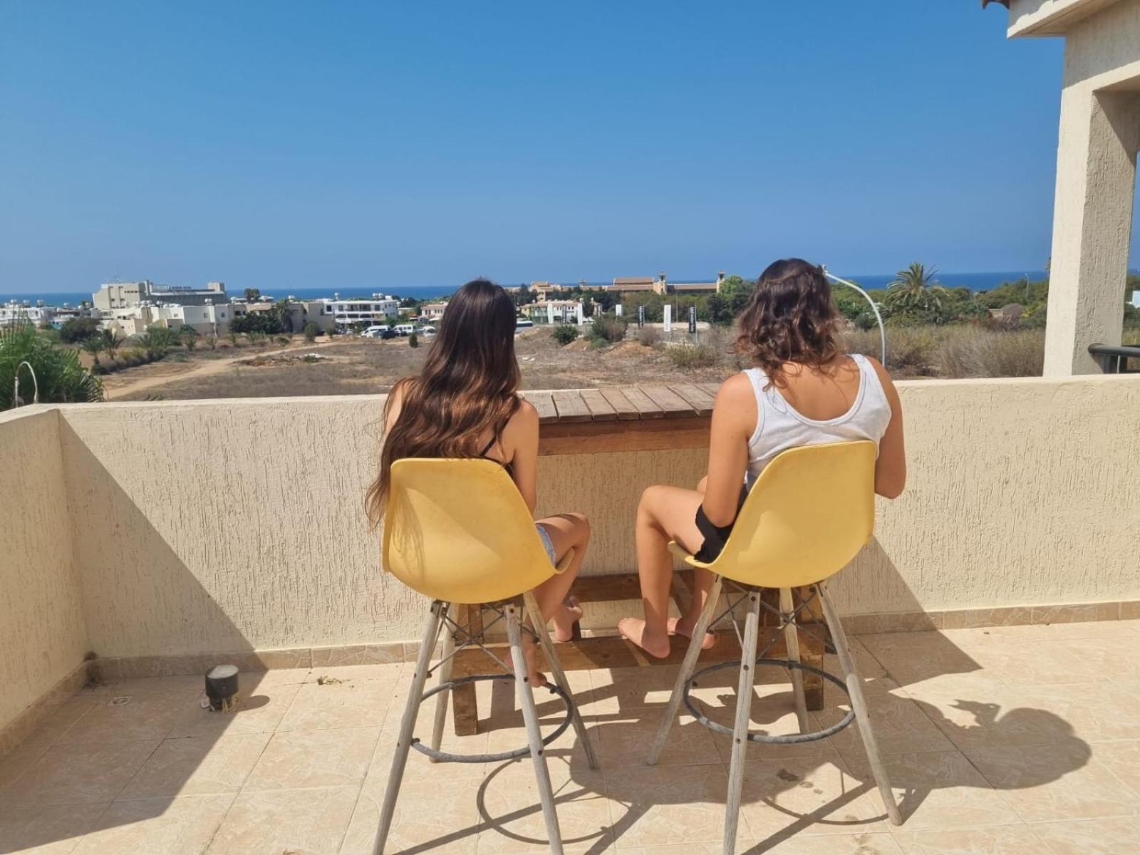 Sunny View - A Stunning Apartment With Private Rooftop Paphos Kültér fotó